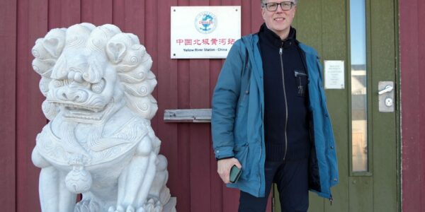 Professor Marc Lanteigne visiting the Yellow River research station in Ny-Ålesund, Svalbard. Photo: Thomas Nilsen