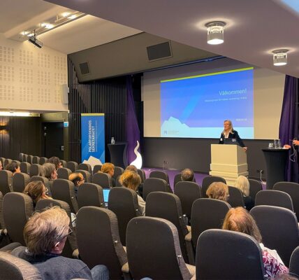 Katarina Gårdfeldt, Swedish Polar Research Secretariat and Michael Tjernström, Stockholm University, open the seminar on environmental forecasts in the Arctic