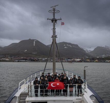 A group of 12 scientists participating in Turkiyes 5th National Arctic Scientific Research Expedition (TASE-V), under the auspices of the Turkish Ministry of Industry and Technology and under the coordination of TUBITAK MAM Polar Research Institute, start their research in Longyearbyen, Svalbard and Jan Mayen on July 10, 2025. (AA Photo)