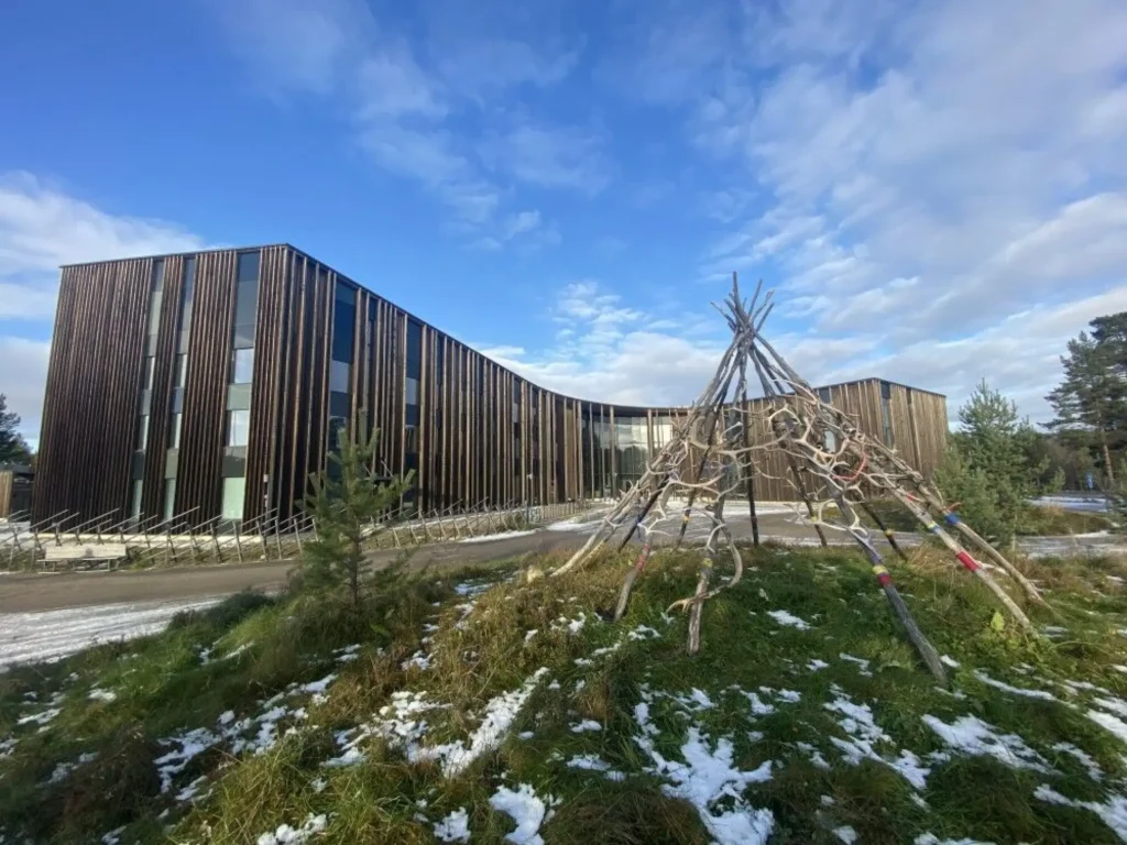 Sajos, the Sámi Cultural Centre in Inari, houses the Finnish Sámi parliament. Photo: Thomas Nilsen