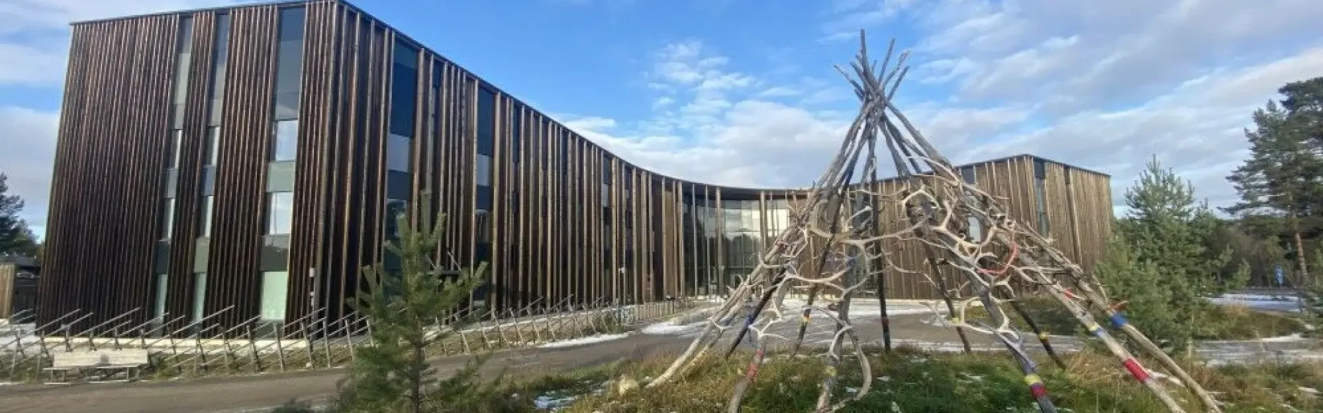 Sajos, the Sámi Cultural Centre in Inari, houses the Finnish Sámi parliament. Photo: Thomas Nilsen