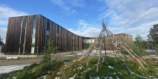 Sajos, the Sámi Cultural Centre in Inari, houses the Finnish Sámi parliament. Photo: Thomas Nilsen