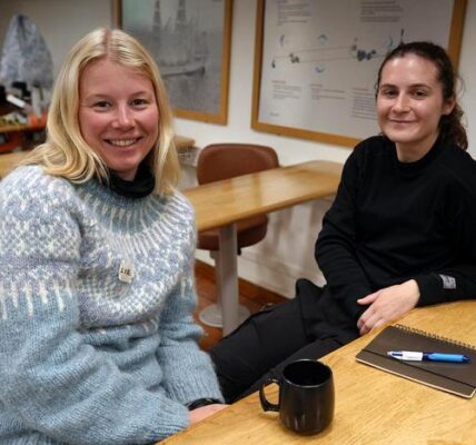 image: Lisell Øyjordet (left) and Susanna Nemeth Winther. Credit: Karine Nigar Aarskog / UiT