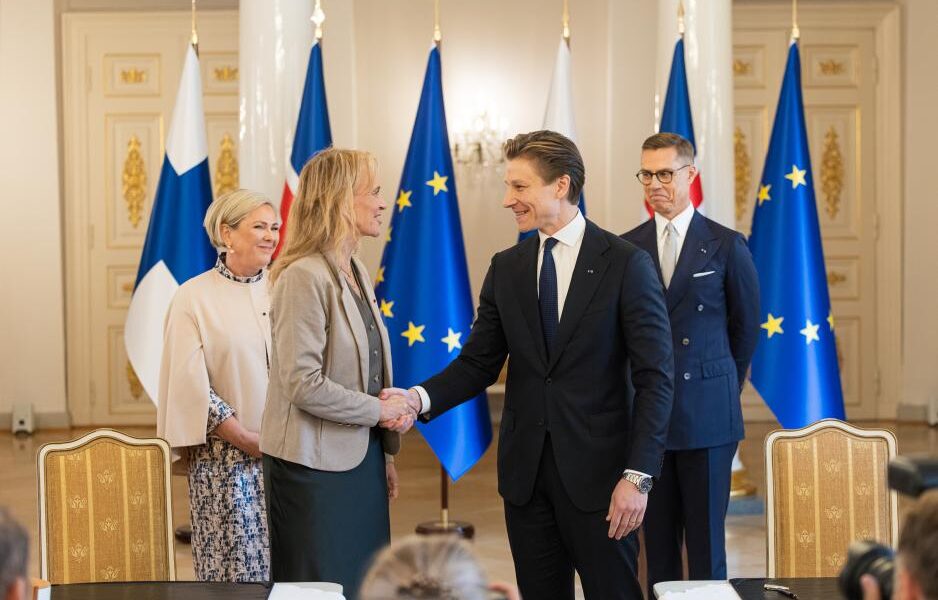 The Icelandic Minister of Foreign Affairs Þorgerður Katrín Gunnarsdóttir and the Finnish Minister of Defense Antti Häkkänen signed a Memorandum of Understanding on defense cooperation in Helsinki. The countries' presidents, Halla Tómasdóttir and Alexander Stubb, were present at the signing ceremony. (Photo: Matti Porre/Office of the President of the Republic of Finland)