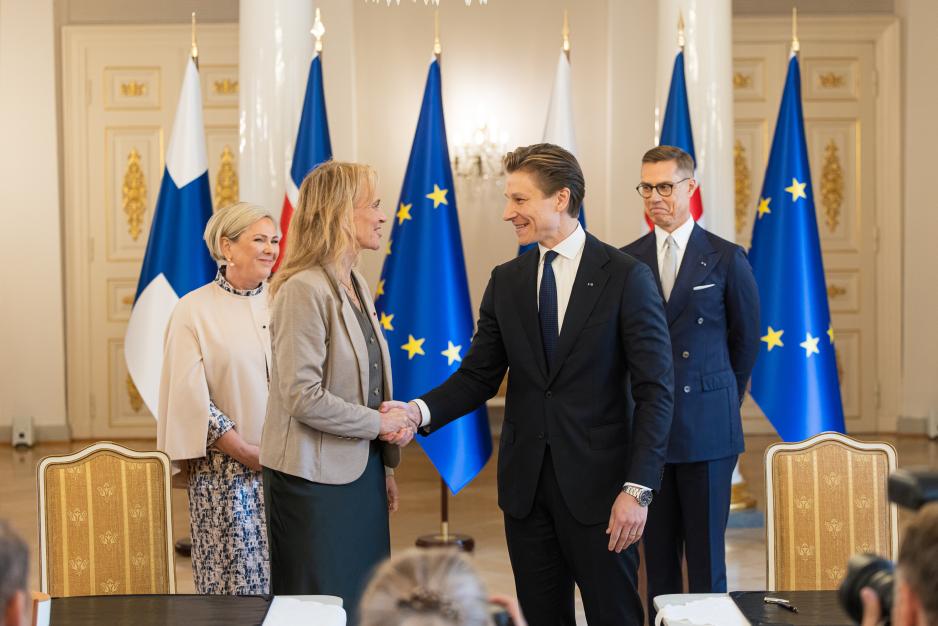The Icelandic Minister of Foreign Affairs Þorgerður Katrín Gunnarsdóttir and the Finnish Minister of Defense Antti Häkkänen signed a Memorandum of Understanding on defense cooperation in Helsinki. The countries' presidents, Halla Tómasdóttir and Alexander Stubb, were present at the signing ceremony. (Photo: Matti Porre/Office of the President of the Republic of Finland)