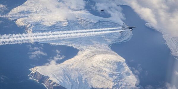 Allies Denmark and Sweden perform integration flight over the Faroe Island whilst operating in the High North. Photo by Rune Dyrholm, Danish Defence. (NATO)