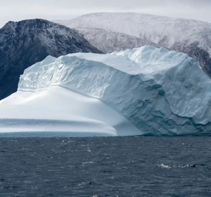 Accelerating ice loss in the Arctic alters patterns of access and activity, creating new strategic conditions that magnify existing geopolitical tensions. Photo: Juho Karhu